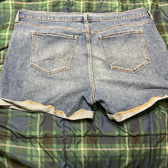 Old Navy denim shorts size 20 - Picture 2 of 4